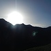 Die Sonne kommt über das Tscheischhorn