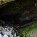 Vom Höhleneingang in den langen linken Gang gesehen.