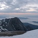 Panorama am Gipfel in Richtung Osten bei Sonnenaufgang (dank der Wolken nicht perfekt)