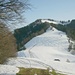 Blick zurück auf die Höchhand (1314m) beim Aufstieg auf den Tössstock vom Sattel Schwämi (1087m).