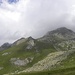 und am linken Seite des Tal es geht zur Valsscharte, Magsteinwipfel,2775m-rechts im Wolken.
