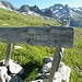 "Rundgang 3 Std. Heuberg 2592 m" - die Weggabelung auf 2340 m Höhe.