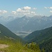 Blick vom Sonntagsköpfl ins Inntal gegen Karwendel und Wettersteingebirge,<br />hinten im Tal Zirl