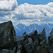 zackig zackig, man erkennt im Hintergrund von links die Dreischusterspitze, den Haunoldkamm und etwas heller abgesetzt, die große Zinne