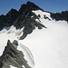 Die Dreiländerspitze, auf der wir grad waren. Der letzte Teil des Schneefelds/Gletschers ist recht steil.