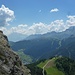 Blick zum Col Pradat mit Bergstation der Seilbahn