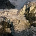 Ein gewaltiger Hängegletscher zieht von der Nordwand des Ober Gabelhorns herab
