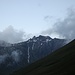 <b>Juf, ore 6.18: primo sguardo al Piz Turba. <br />Il Piz Turba è soprattutto un’apprezzata meta scialpinistica, con partenza da Bivio; vado a scoprirlo in piena estate!</b>