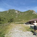 Auf der Alp wird die Trinkflasche noch mal gefüllt