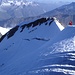 Die letzten Aufstiegsmeter mit Bergschrund vorm firnigen Nordgrat auf den Gipfel des Castor (4223m)
