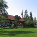 Il villaggio di Zell con il campanile della sua chiesa.