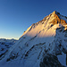 Die Dent Blanche braucht auch nicht lange auf die Sonne zu warten. Monte Rosa und Lyskamm ebenso wenig.