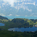 Heusee (links), Grosssee, Schwarzsee (der kleine See rechts) und ganz unten der Walensee