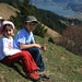 Maja und Jakob auf der Salmaser Höhe, hinten der Alpsee