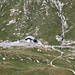 <b>In questa foto sono visibili sia il Passo dello Spluga stradale (2115 m) sia quello pedonale sulla mulattiera storica dei somieri (2113 m).</b>