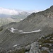 <b>Il sentiero C14 in direzione del Lago Azzurro si sviluppa sulla morena visibile al centro della foto.</b>