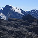 Foto von 2. Besteigungsversuch am 6.9.2011:<br /><br />Aussicht aus der Scharte über den Hahnen auf Titlis (3238,3m), Reissend Nollen (3003m) und Hahnen (2607m).