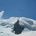 Bereits wieder im Abstieg: das [peak5214 Strahlhorn] (4190m) strahlt.