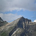 Nochmals die [hut6339 Britanniahütte] (3030m) mit ihrem [peak62 Hausberg] (3070m).