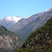 Blick durchs Maggiatal an den Kletterfelsen von Avegno vorbei zu Pizzo dello Pecore und Poncione Piancascia.
