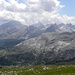 Die Lavarellahütte(2060m) und Limosee-links unten, die  Tofanen(links di Dentro, mitte di Rozes) und Fanes Dolomiten dahinter.