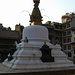 und immer wieder schöne Stupas. jedes noch so unscheinbare bauliche Detail hat auch seine Bedeutung.