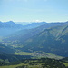 Zwischen Grünstein und Wannig zeigen sich die Stubaier Alpen; weiter rechts auch die Ötztaler