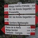 Weg Nr. 211 führt zunächst hinauf zum Rif. Segantini.