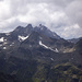 Großlitzner (3109m) und Großes Seehorn (3121m). Der Gipfel davor ist die Verhupf-Spitze. Das Bild stammt von einer Tour im Jahr 2013 und wurde vom Gipfel des Hohen Rads aufgenommen.