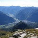 <b>Arbedo: confluenza tra la Val Mesolcina e la Valle Riviera. A sud (destra) si estente il Piano di Magadino.</b>