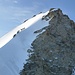 wir waren heute nicht alleine: weitere Seilschaften auf dem steilen Gipfelgrat