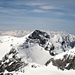 markant im Vordergrund das Gross Schärhorn 3295, im Hintergrund die Berner Riesen. Links aussen schön markant noch der Galenstock 3586m