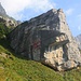 Beim Bergweg zur Rugghubelhütte passiert man den auffälligen Tüfelstein (1964m).