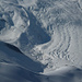 Auch im Winter traumhaft schön strukturiert: Gornergletscher mit dem momentan leeren See