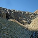 Gletscherwasser fließt über eine Steilstufe zu Tal.
