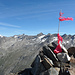 Leider hat die Schweizer Fahne auf dem Gipfel schon sehr unter dem Wind gelitten. Sollte mal wieder erneuert werden.