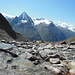 Beim Übergang vom Wilden Mannle zur Breslauer Hütte muss der Gletscherbach des Rofenkarferners überquert werden - genug Steine gibt es