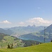 Blick von der Weid (1288 m) Richtung Seelisberg, Brunnen, Schwyz und den beiden Mythen.