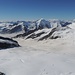 Sicht zum Jungfraufirn und Aletschgletscher, Aletschorn und am Horizont einige Walliser. 
