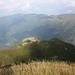 <b>Sguardo a Nord, verso la quota 1940 m, sopra l'Alpe di Giumello.<br />È la cresta che Brenna chiama "Groppa NNW incurvata". Richiede padronanza dei percorsi su terreni invasi dalla vegetazione e il senso della ricerca del percorso migliore.</b>