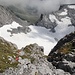 Blick vom Schuttband auf den Kaminausstieg (linke Rinne)