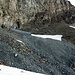 So bin ich noch nie zu einer Tour gestartet: Röhre aus dem Tunnel der Metro Alpin. Der Abstieg auf den Gletscher ist hässlich.