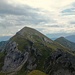 Die Nachbargipfel, Kaserjochspitze und Gamskarspitze, die den Gratzugang zum Stanser Joch vermitteln