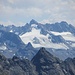 Dreiländerspitze mit Spuranlage, eingefasst von Vorderer Jamspitze und Piz Jeramias