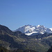 Hinter dem Piz da la Margna glänzt die Berninagruppe mit ihren frisch verschneiten Eiswänden