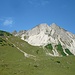 Die Montscheinspitze rückt näher; links hinten ist der Gipfel zu erkennen.