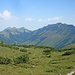 Am Schleimssattel zeigen sich die Karwendel-Vorberge Rether Joch und Rether Kopf, sowie die schöne Schreckenspitze.