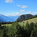 nördlich davon die Alpe di Peu zu erkennen