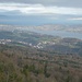 Aussicht vom Albishorn auf den Zürichsee (406m) und die Stadt Zürich. 
