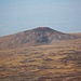 Der Կաքավասար (Kak‘avasar; 3303,2m) ist ein kleiner Nebenvulkan an den Westhängen des Արագած (Aragac).